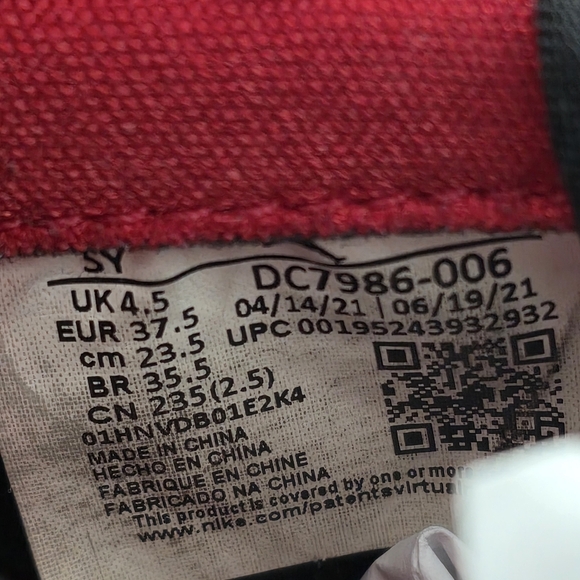 Nike Air Jordan 1 Mid FlyEase GS Black Red Grey Youth 5Y / Women's 6.5 Shoes - Picture 2 of 9